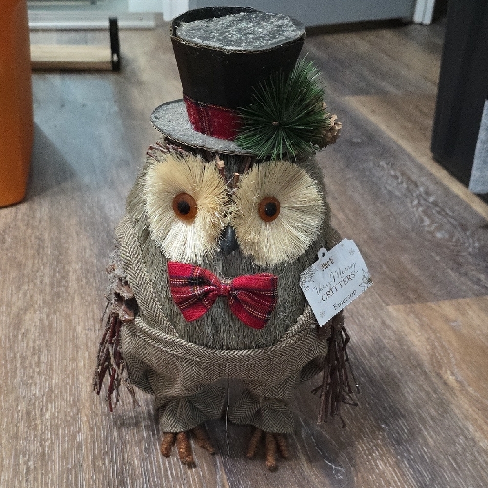 Festive Red and Green Decor Accents with Top Hat